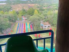 -雪山彩虹谷景区