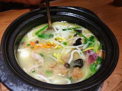 云南过桥米线-云海肴·汽锅鸡·云南菜(高德置地店)