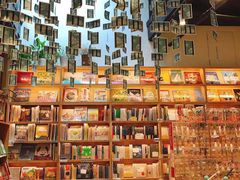 -猫的天空之城概念书店(杭州南宋御街店)