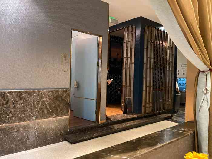 南堂听香·新川菜(悠方店)-"来成都出差吃过两次,位置比较方便,工作日