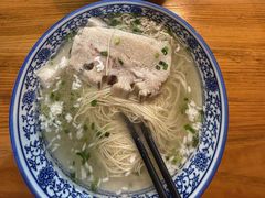 -裕兴记·蟹黄面馆养育巷精选店面馆