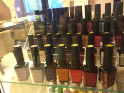 Slowlife Nail 慢生活美甲-S · Nail 自助美甲美睫