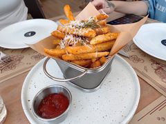 招牌黑松露芝士薯条-Mark&Mars Restaurant