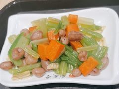 腌制腐竹芹菜花生-鼎义丰功夫面(星光大道店)