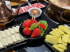 -果松木炭酸菜铜火锅·外婆参鸡汤