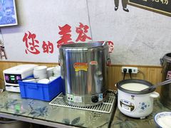 自助取餐区-渝之汇牛肉豌杂面