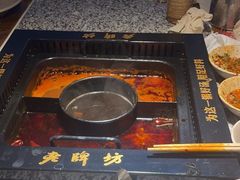 -老牌坊云南鱼豆花火锅(哈西万达店)