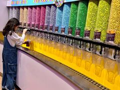 -m豆巧克力世界(上海世茂广场店)