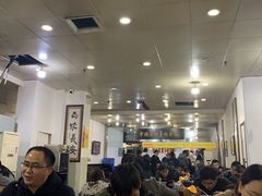 大堂-牛一嘴·兰州牛肉面·大盘鸡(财富中心店)