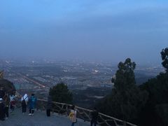 -鬼笑石后山停车场