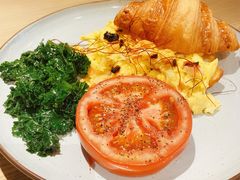 蟹肉炒蛋牛角包-Maxpoint Kitchen 西餐咖啡(乐峰广场店)