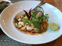 -Chom Cafe and Restaurant