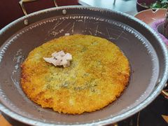 罐罐牛腩底下铺一层饭锅巴-吃饭皇帝大(合生汇店)
