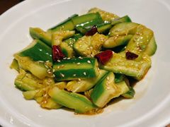 手拍黄瓜-乔街深夜食堂·小龙虾·高压锅生蚝(杭州总店)