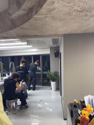 -宫铭烫发染发接发店