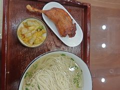 -百年老字号·观振兴蟹黄面·三虾面·苏式面(观前街富仁坊巷店)