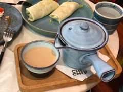 煮奶茶-彳亍咖啡·这里(水湾路店)