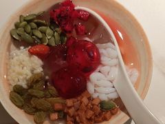 醪糟杏仁冰粉-麻六记(新天地店)