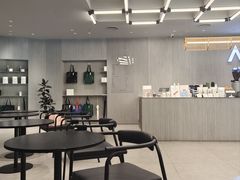 -M Stand(南京紫峰大厦店)