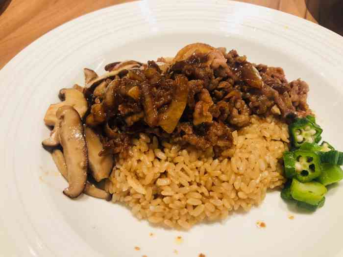 必胜客(城西银泰店)-"新出的鳗鱼披萨.虽然鳗鱼的量不是很多,大.