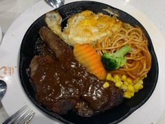 -汤姆家的牛排意面披萨(新城市广场店)