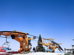 -丝绸之路山地度假区滑雪场