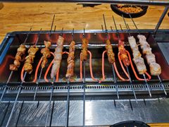 会自己转的烧烤炉-悦屋老板娘的烤肉店(紫薇田园店)