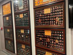 -毛泽东像章珍藏馆