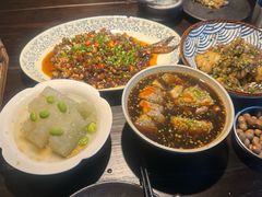 -瑞虹新天地月亮湾