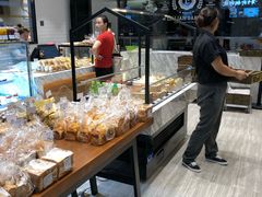 面包甜点陈列柜-莉莲蛋挞(大华悦沢书店)