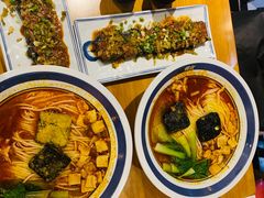 -霸蛮湖南菜·牛肉粉(荣京西街店)