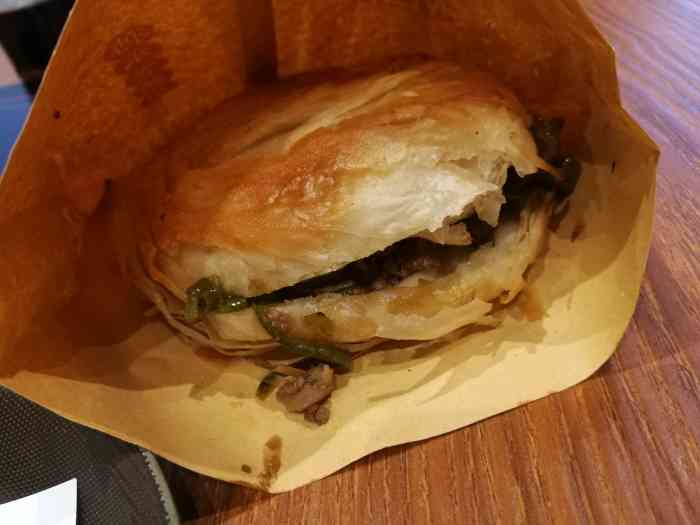 陇·牛一碗(中海环宇城店)-"牛一碗,每次来环宇城都会到这里吃上一碗