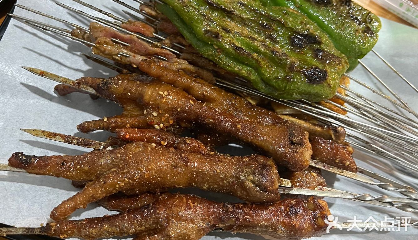 朋友带我觅食的超好吃的东北烧烤！