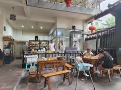 -茅屋大酒店
