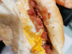 招牌咸牛肉芝士猪仔包-华嫂冰室(尖沙咀店)