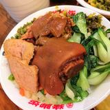 味道正宗分量惊人的猪脚饭，居然藏在金融城写字楼里！
