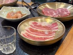 -臻牛烤肉