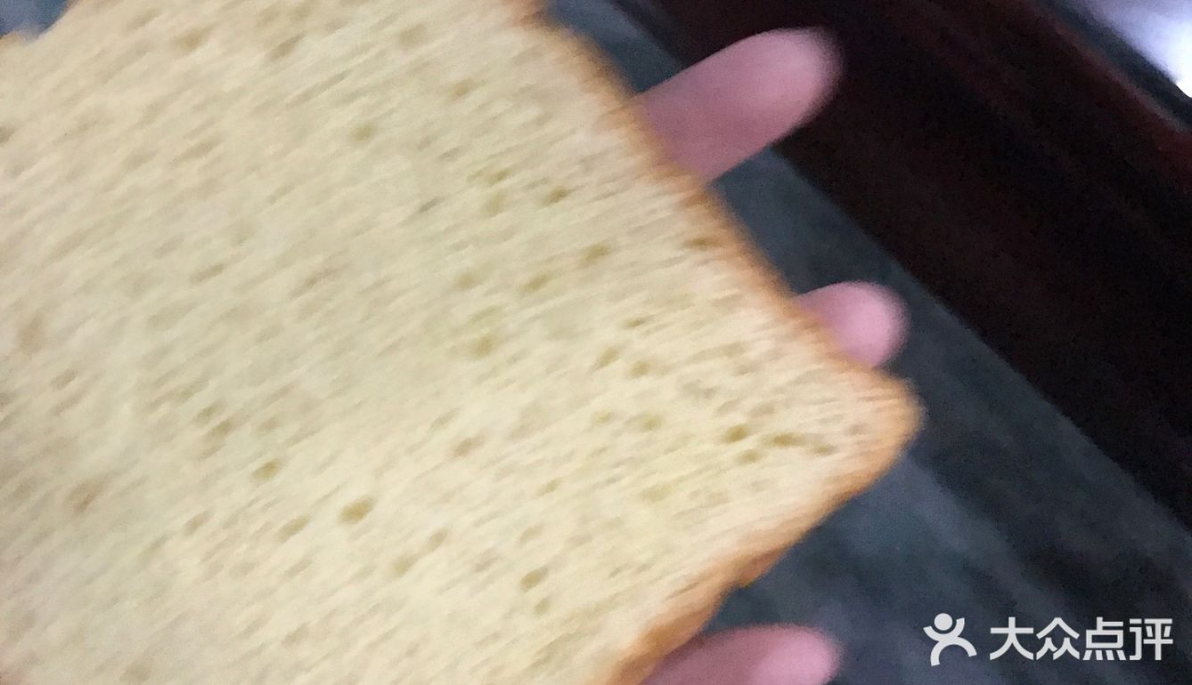 大概因为是童年到现在都存在，熟悉得不得了