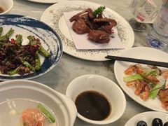 -浅深(世茂滨江精品店)