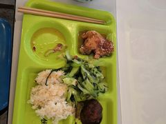 -同济大学本部学苑饮食广场