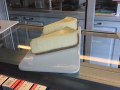 面包甜点陈列柜-香颂咖啡(华德中心广场店)