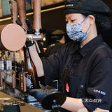 ⽆语了[流汗]买奶茶送的东⽅冰茶显眼包太能装了吧