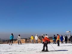 -采薇庄园四季滑雪场