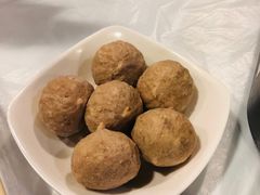 薑汁皮蛋貢丸-鲜入围煮花胶鸡海鲜火锅