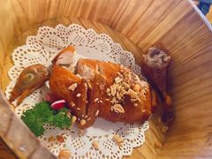 -花儿胡同音乐酒馆(瑞虹天地月亮湾店)