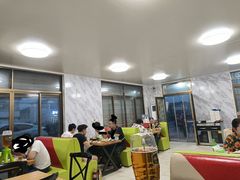 大堂-老地方烧烤大排档