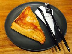 吞拿鱼牛角包-LIN COFFEE CO(龙珠达店)