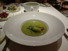 天鹅绒青芦笋汤-Le Comptoir de Pierre Gagnaire