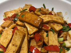 -阿瓦山寨·湘菜现炒·剁椒鱼头王(咸阳总店)