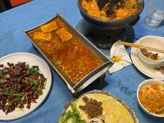 -香巴拉云南餐厅(华莱坞店)